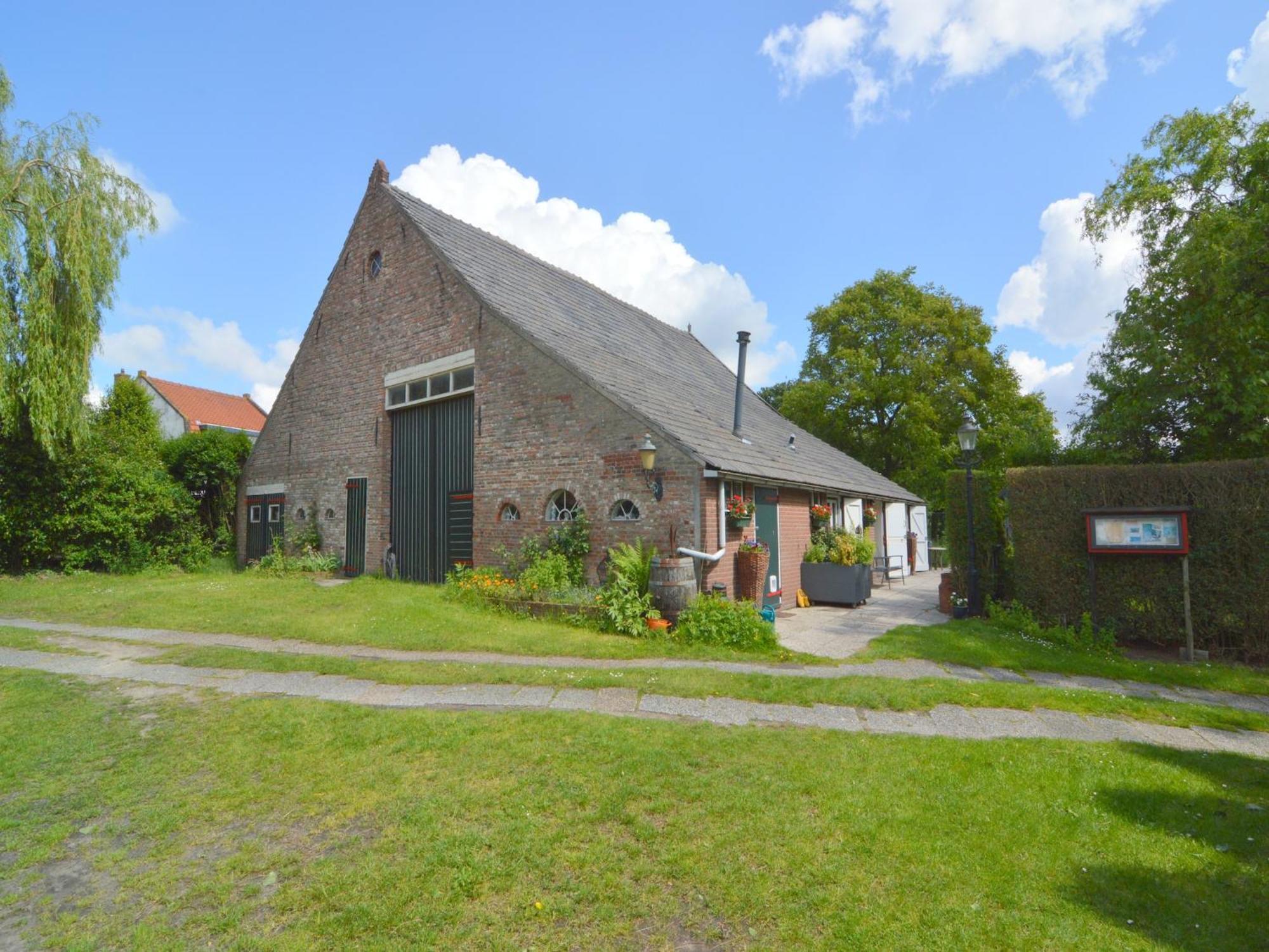 Cozy Holiday Home In Bergen Op Zoom With Garden Exterior foto